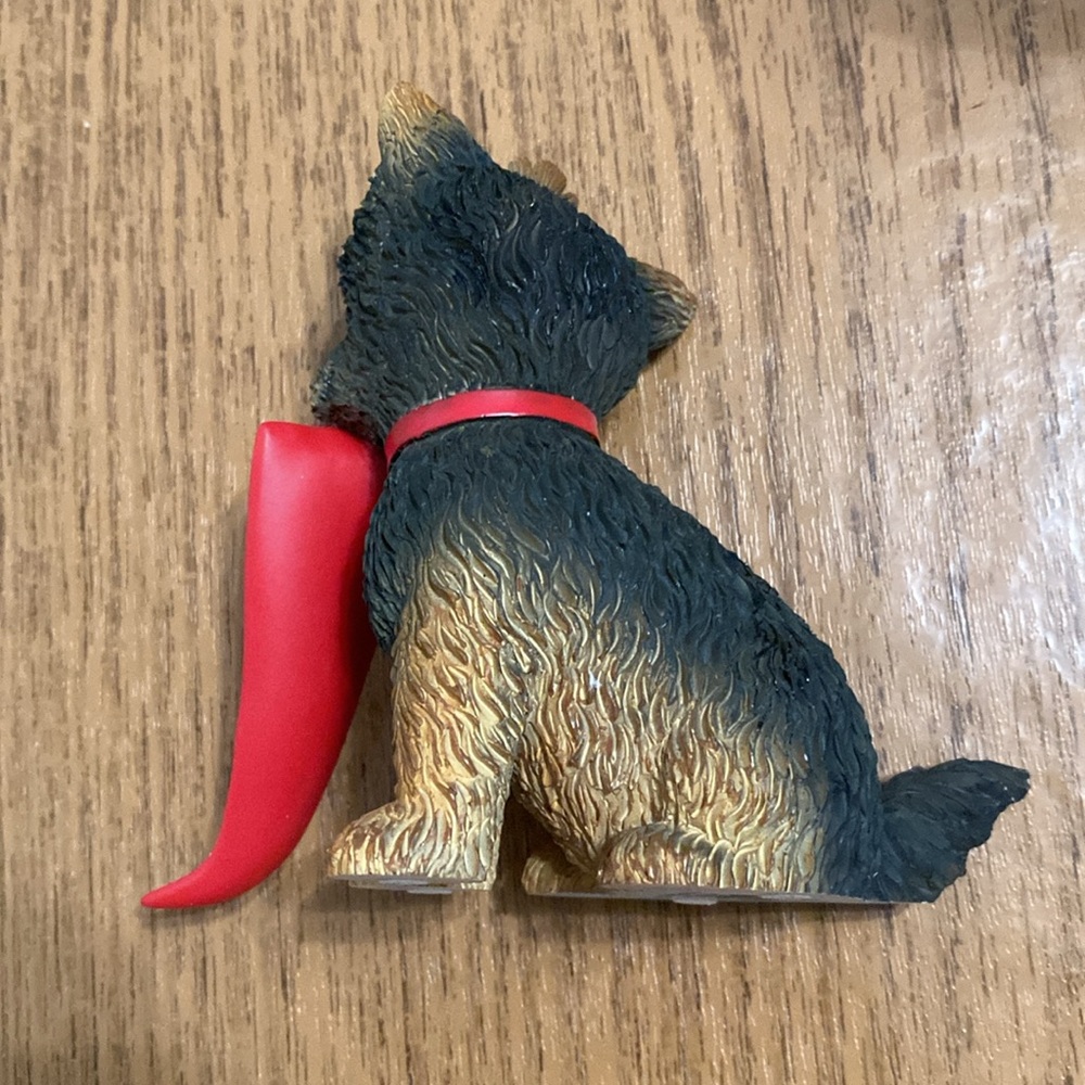 “Pennant-Winning Pup” Furry Best Phillies Fan collection - Picture 5 of 8